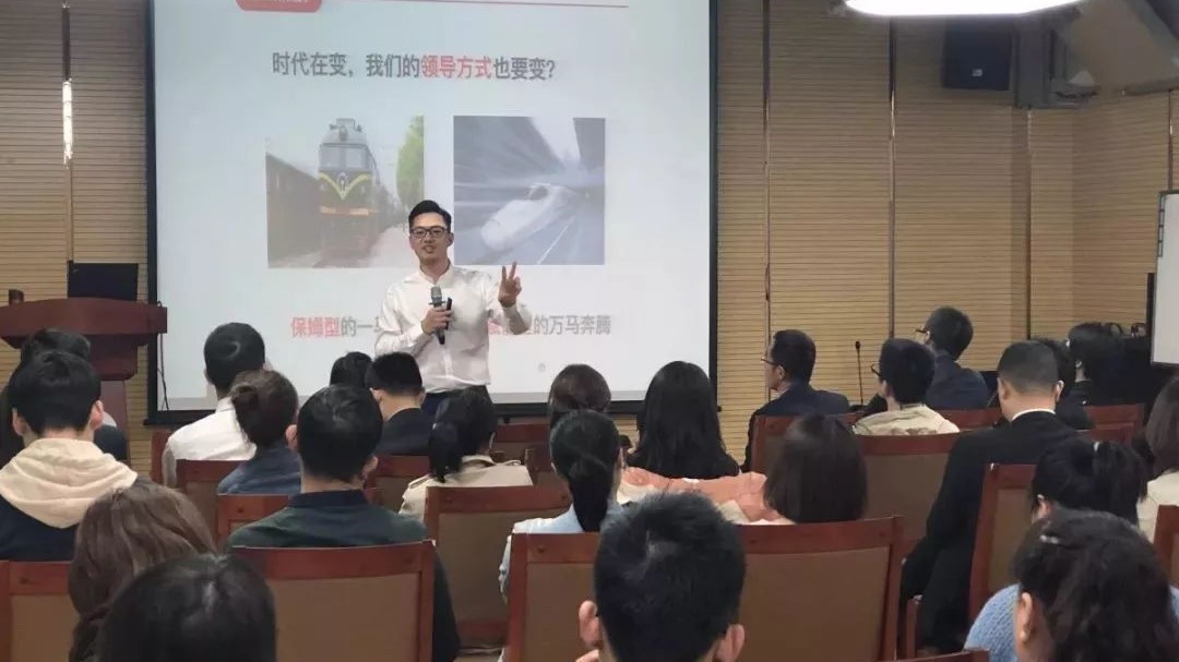 ����(chu��ng)�����A��������������Ӣ�Ÿ����Ï������������M(j��n)嫺�����(chu��ng)��88��Ͷ���Yƽ�_(t��i)ϵ�л��(d��ng)